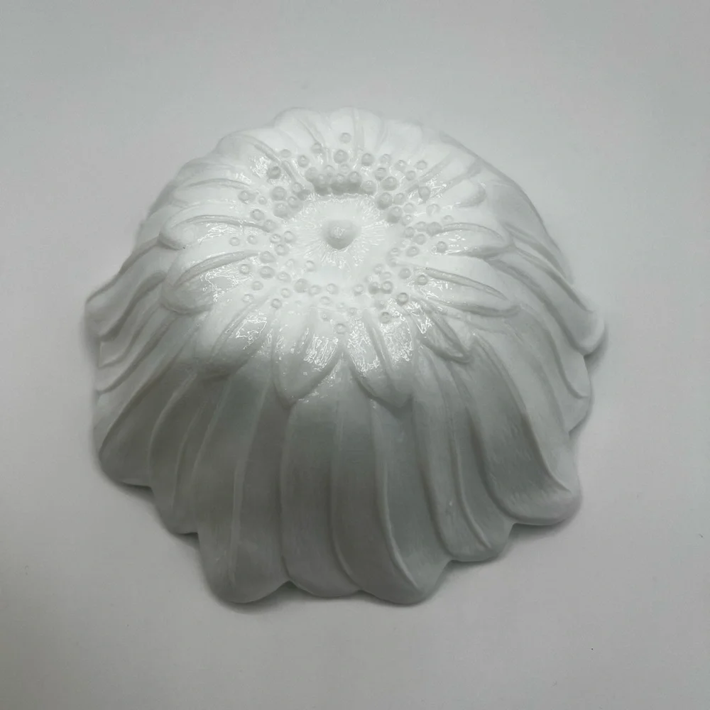 Vintage Indiana Milk glass Lily Pons Sunflower Serving Bowl 7 inch Diameter